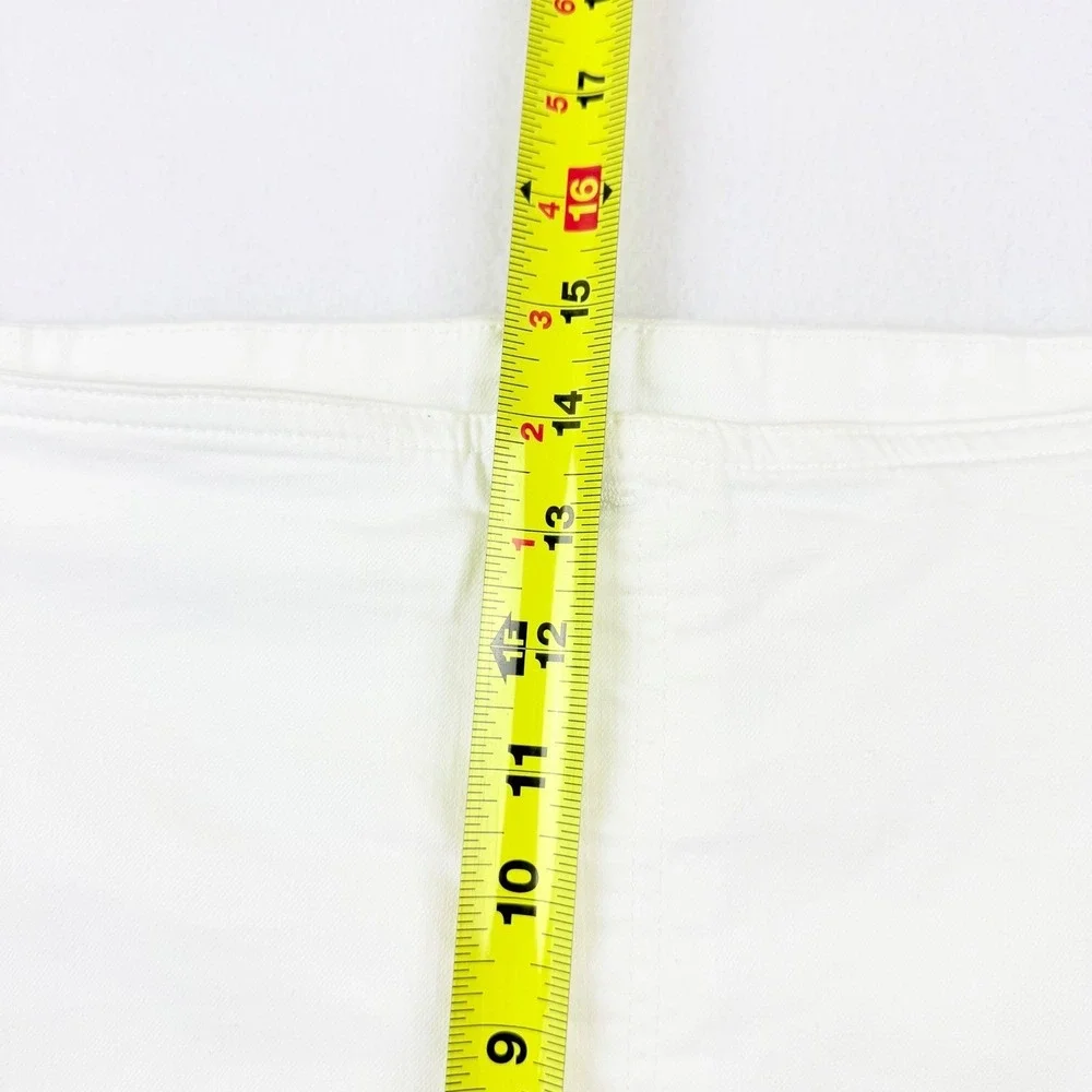 Terra & Sky Women's Pull-on White Stretch Denim Bermuda Plus Sz 3X 24W-26W NWOT
